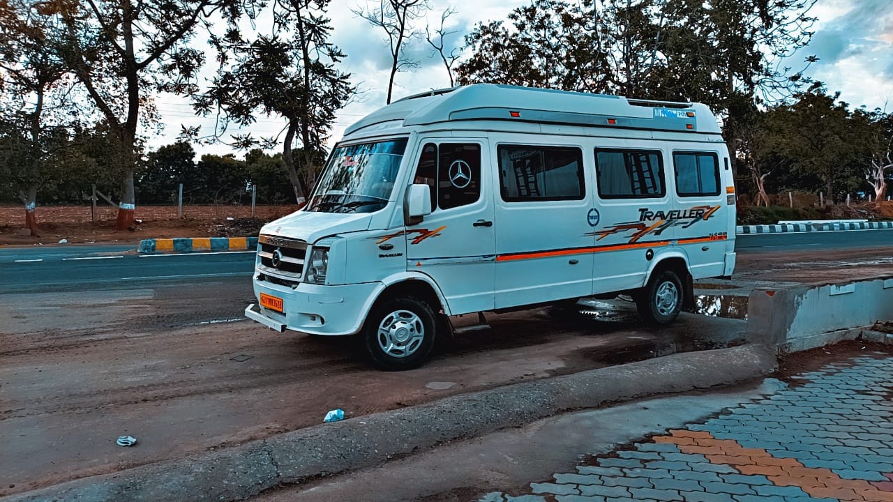Tempo Traveller 20 26 Seater