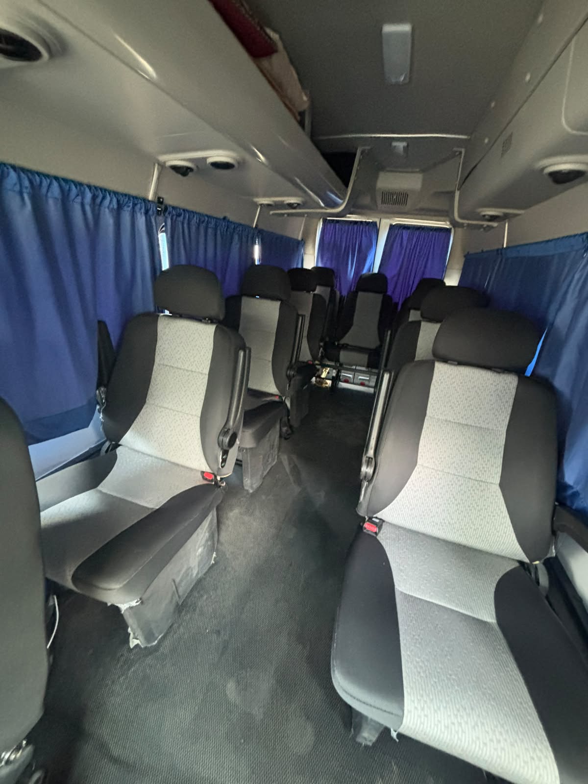 Force Urbania Luxury Van Taxi
